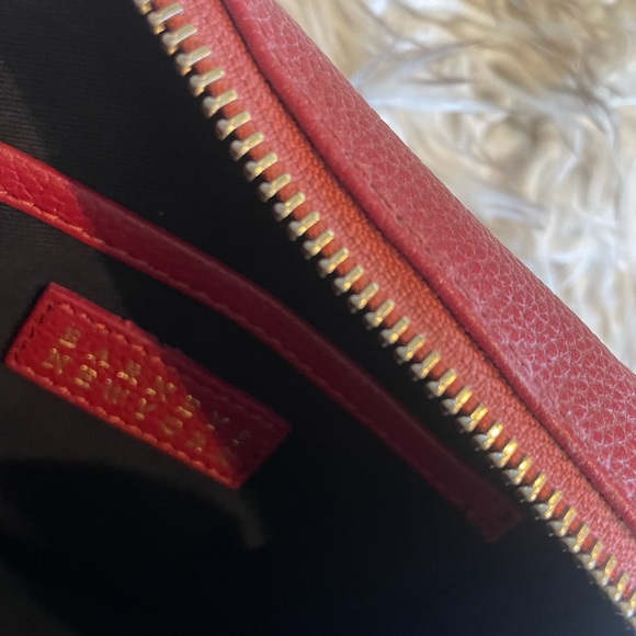 Red Crossbody quilted bag from Barney’s New York - Picture 3 of 6